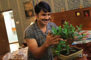 Jambalakidi Pamba Movie Stills